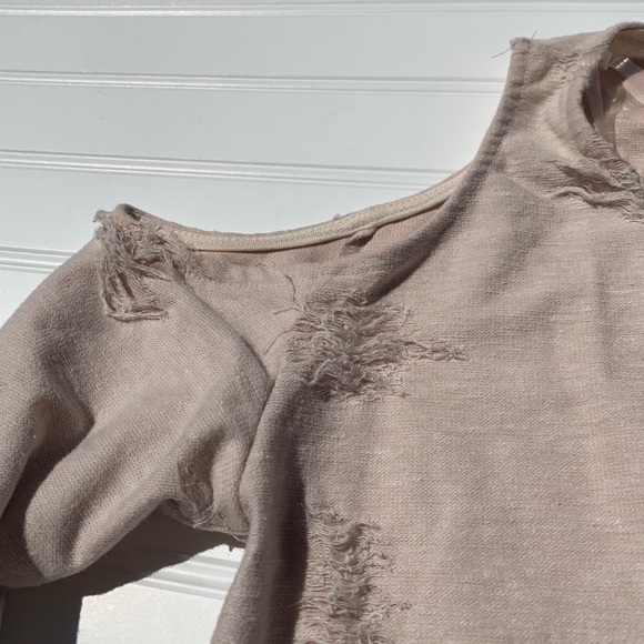 ⭐️Distressed  Cold Shoulder Tunic  Sweatshirt  SZ S⭐️ - Picture 4 of 6